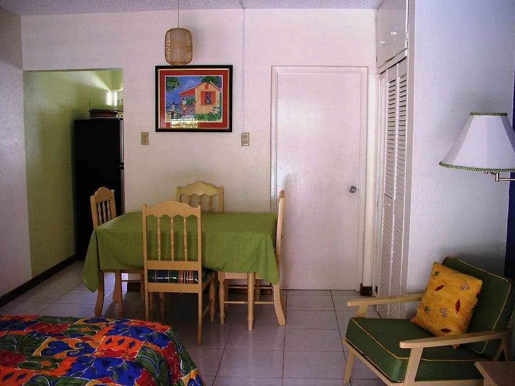 Lägenhetshotell Chrisanns Beach Resort Ocho Rios